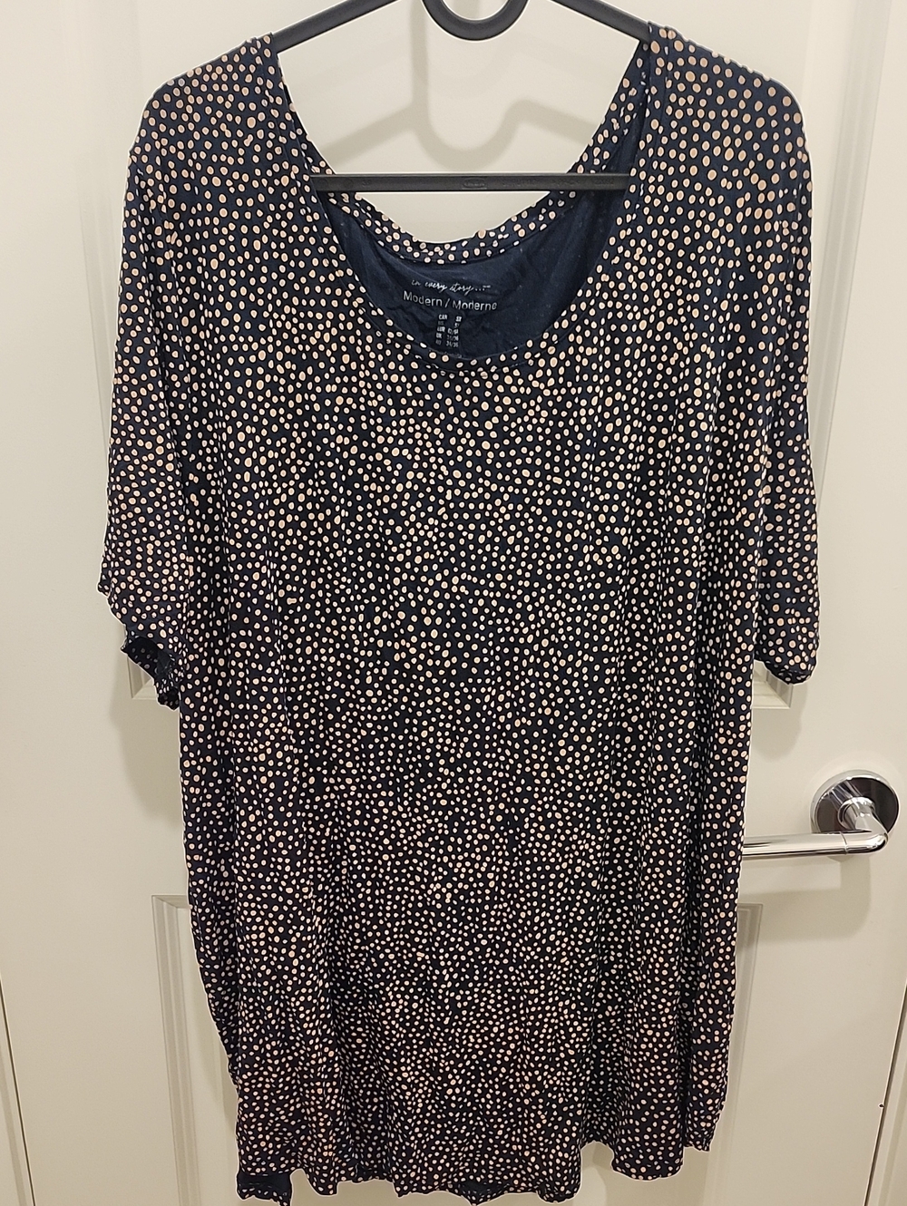 Penningtons Blue Short Sleeve Scoop Neck Top with Polka Dot Print Size 5X Womens